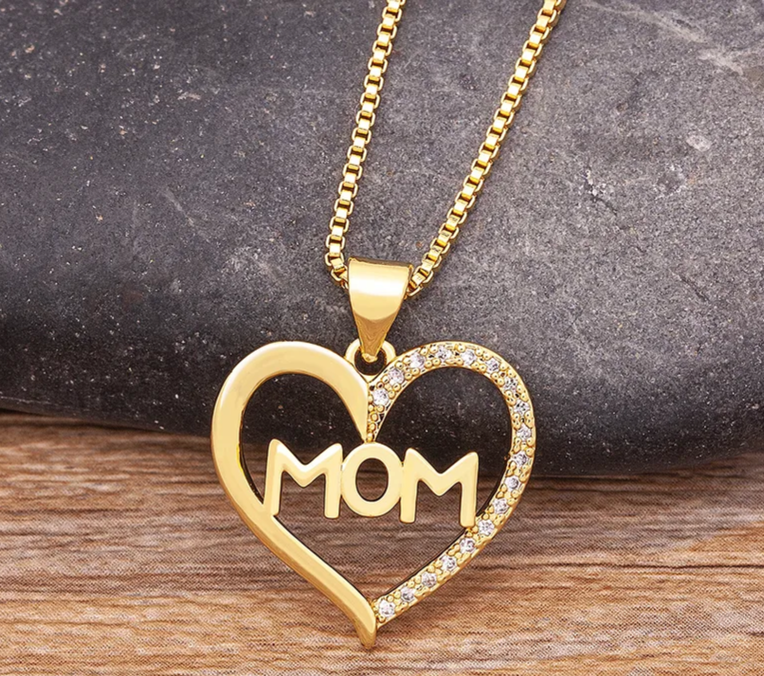 Mom Heart Pendant Necklace