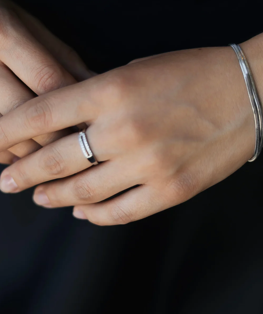 Rhodium Plated Modern Band Ring with CZ – Adjustable Size 7–8